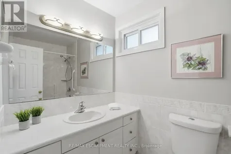 504 Kenmarr Crescent Burlington (appleby) ON L7L 4R7