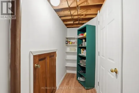 504 Kenmarr Crescent Burlington (appleby) ON L7L 4R7