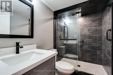 5080 Pinedale Avenue North Burlington (appleby) ON L7L 5V7