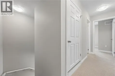 8 Oat Lane Kitchener ON N2R 0T1