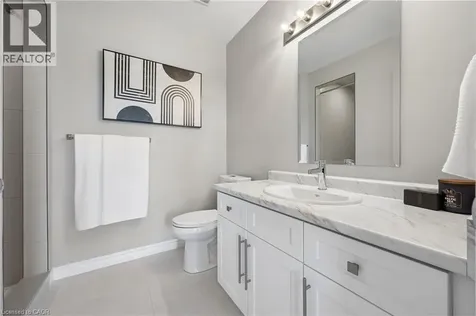 8 Oat Lane Kitchener ON N2R 0T1