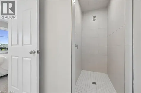 8 Oat Lane Kitchener ON N2R 0T1