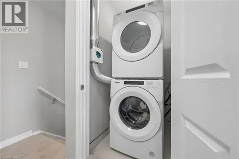 8 Oat Lane Kitchener ON N2R 0T1