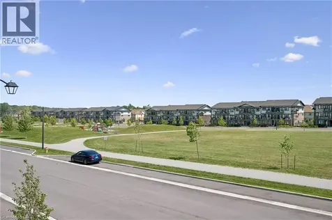 8 Oat Lane Kitchener ON N2R 0T1