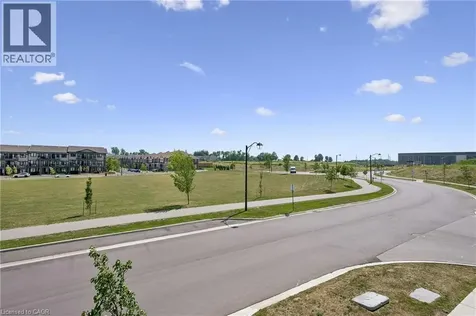 8 Oat Lane Kitchener ON N2R 0T1