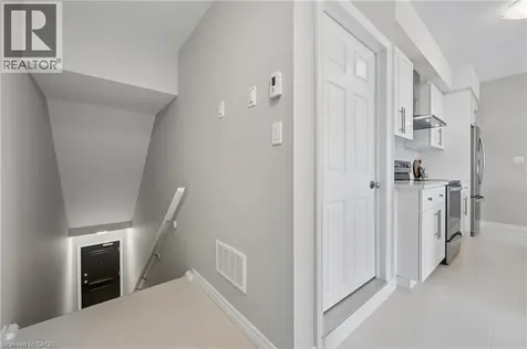 8 Oat Lane Kitchener ON N2R 0T1