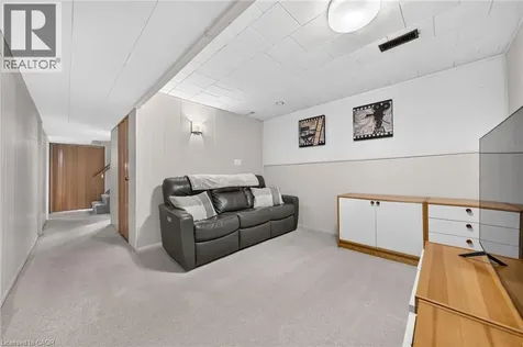 107 Laurentian Drive Kitchener ON N2E 1C3