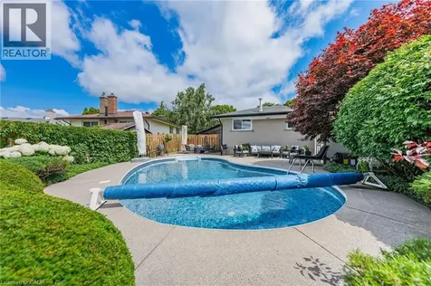 107 Laurentian Drive Kitchener ON N2E 1C3