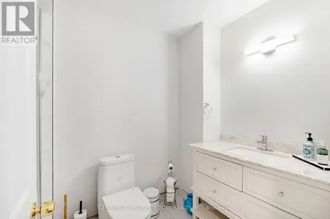 137 Nickolas Crescent Cambridge ON N3C 3L7