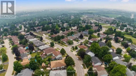 137 Nickolas Crescent Cambridge ON N3C 3L7