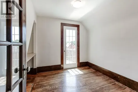 17 Whitney Place Kitchener ON N2G 2X6