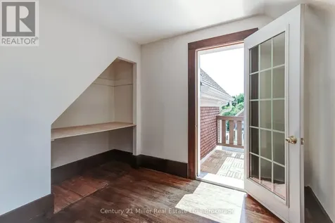 17 Whitney Place Kitchener ON N2G 2X6