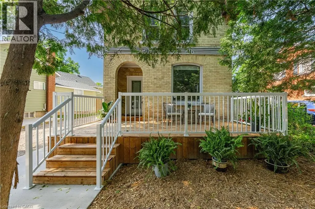 48 Pollock Avenue Cambridge ON N1R 2B1