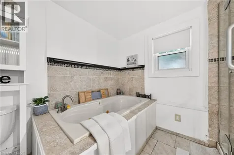 48 Pollock Avenue Cambridge ON N1R 2B1
