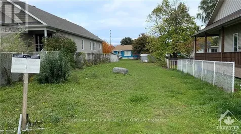 1673 Kindersley Avenue Ottawa ON K1C 4V4