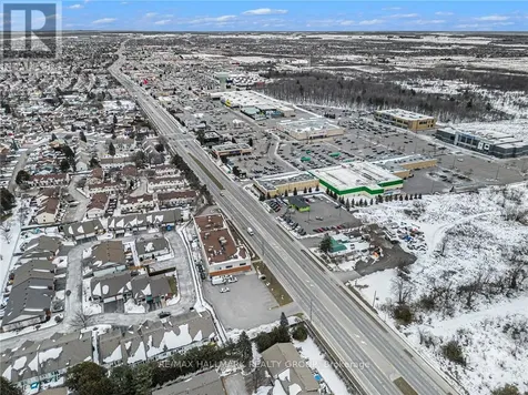 1673 Kindersley Avenue Ottawa ON K1C 4V4