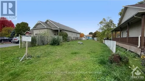 1673 Kindersley Avenue Ottawa ON K1C 4V4