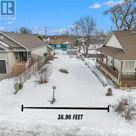 1673 Kindersley Avenue Ottawa ON K1C 4V4