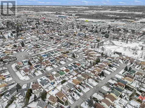 1673 Kindersley Avenue Ottawa ON K1C 4V4