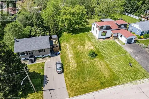 1142 Fisher Avenue Burlington ON L7P 2L1