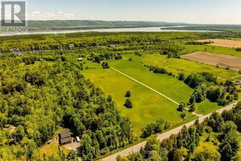 4475 Dunrobin Road Ottawa ON K0A 3M0