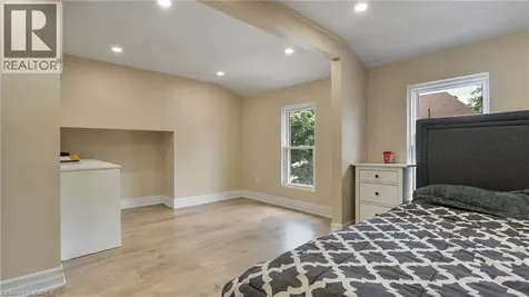 33 Highland Avenue Hamilton ON L8L 1Y8