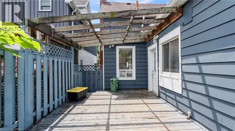 33 Highland Avenue Hamilton ON L8L 1Y8
