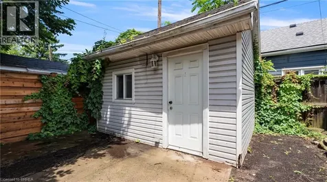33 Highland Avenue Hamilton ON L8L 1Y8