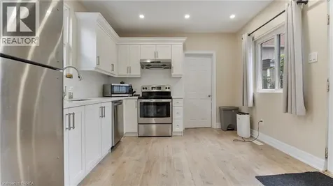 33 Highland Avenue Hamilton ON L8L 1Y8