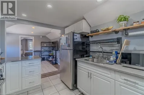 21 Wade Avenue Brantford ON N3T 1W9