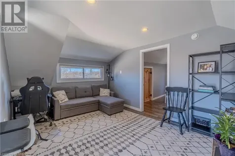21 Wade Avenue Brantford ON N3T 1W9