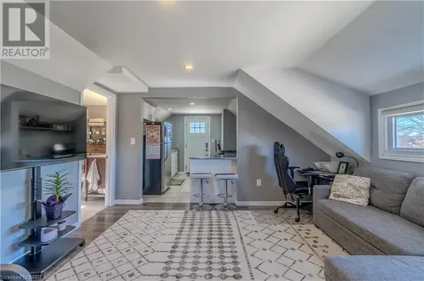 21 Wade Avenue Brantford ON N3T 1W9
