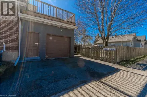 21 Wade Avenue Brantford ON N3T 1W9