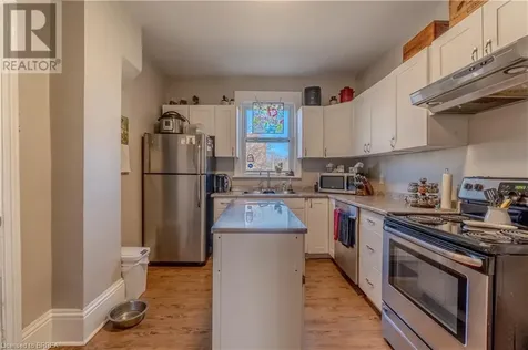 21 Wade Avenue Brantford ON N3T 1W9