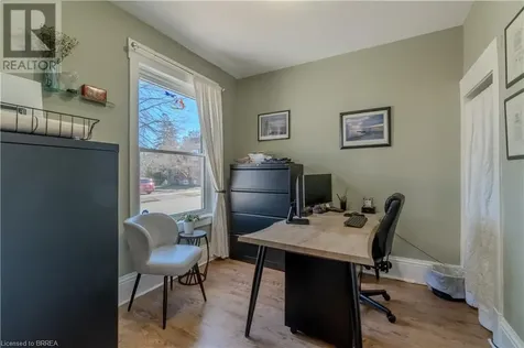 21 Wade Avenue Brantford ON N3T 1W9