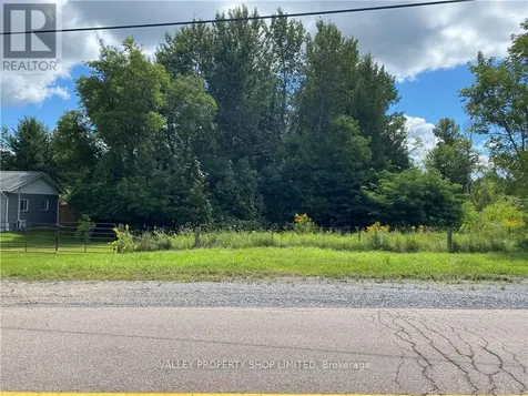 650 Stafford Street Laurentian Valley ON K8A 6V2