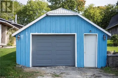 8 Elizabeth Drive South Bruce Peninsula ON N0H 1A0