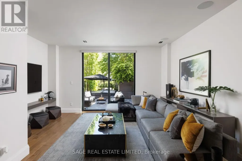 979 Broadview Avenue Toronto (broadview North) ON M4K 2R9