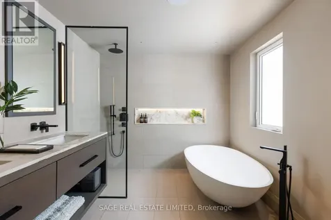 979 Broadview Avenue Toronto (broadview North) ON M4K 2R9
