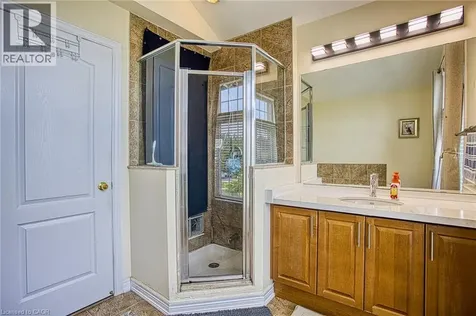 206 Springstead Avenue Stoney Creek ON L8E 6E8