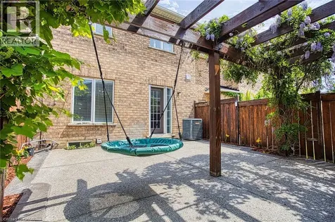 206 Springstead Avenue Stoney Creek ON L8E 6E8