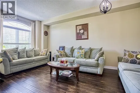 206 Springstead Avenue Stoney Creek ON L8E 6E8