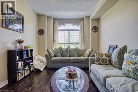 206 Springstead Avenue Stoney Creek ON L8E 6E8