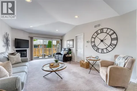 11095 Sturgeon Street Windsor ON N8P 1M4