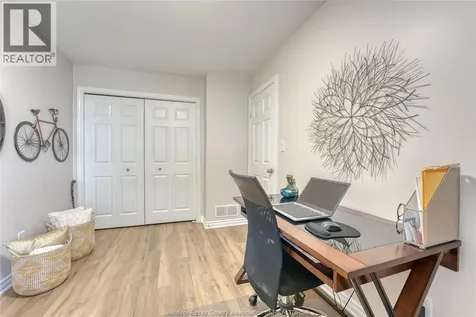 11095 Sturgeon Street Windsor ON N8P 1M4