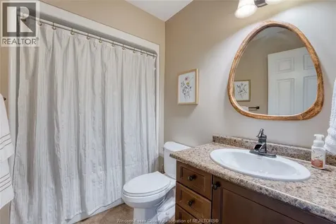 11095 Sturgeon Street Windsor ON N8P 1M4