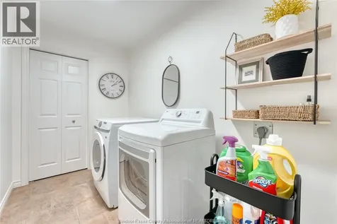 11095 Sturgeon Street Windsor ON N8P 1M4