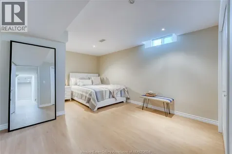 11095 Sturgeon Street Windsor ON N8P 1M4