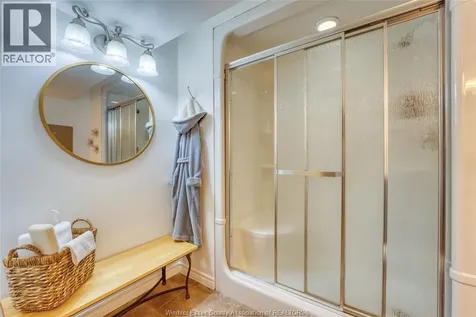 11095 Sturgeon Street Windsor ON N8P 1M4