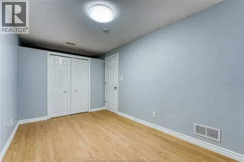 11095 Sturgeon Street Windsor ON N8P 1M4